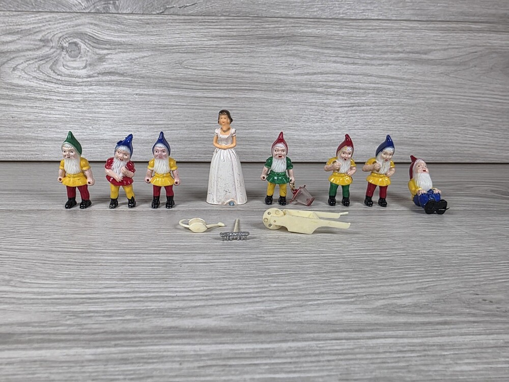 Plastic Vtg Snow White Seven Dwarves Gnome Set with Acc. Mid-Century – 220